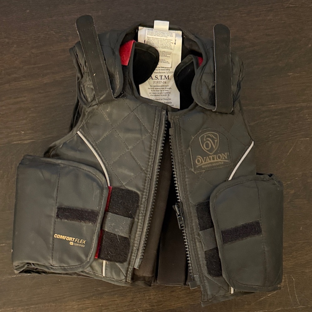 Ovation Kids Protective Vest in Black